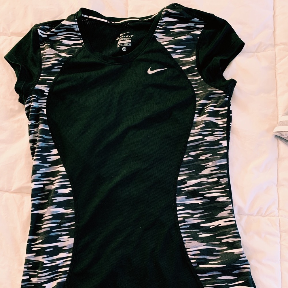 Nike running dry fit tee